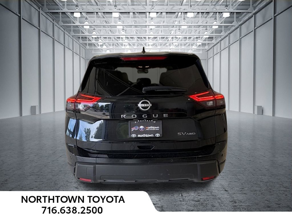 Used 2024 Nissan Rogue SV AWD/4WD image 8