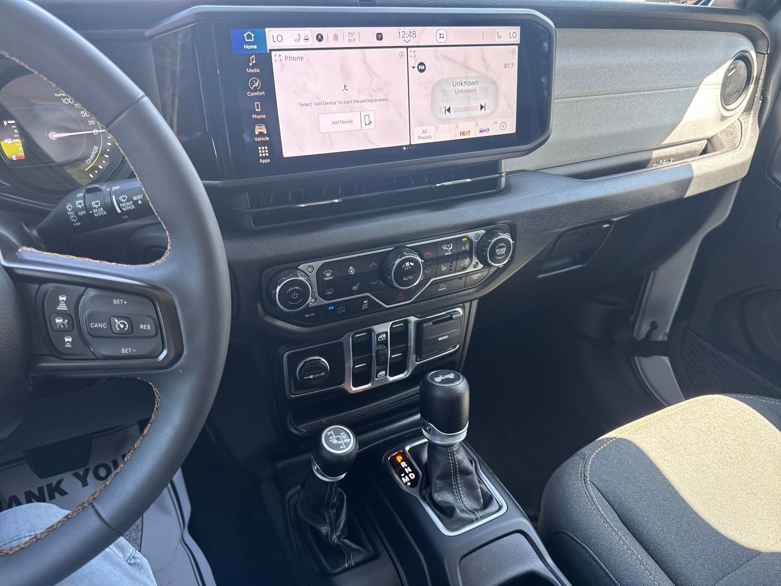 Used 2024 Jeep Wrangler Unlimited w/ Convenience Group image 21