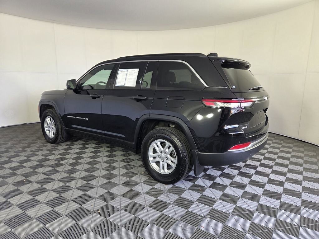 Certified 2025 Jeep Grand Cherokee Laredo w/ Luxury Tech Group I image 8