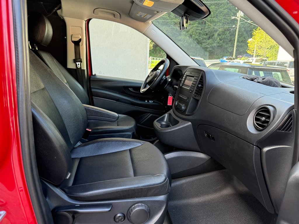 Used 2016 Mercedes-Benz Metris image 4