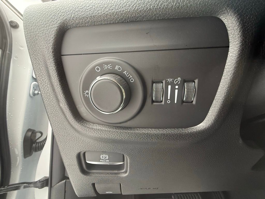 New 2026 Jeep Grand Cherokee Altitude AWD/4WD image 13