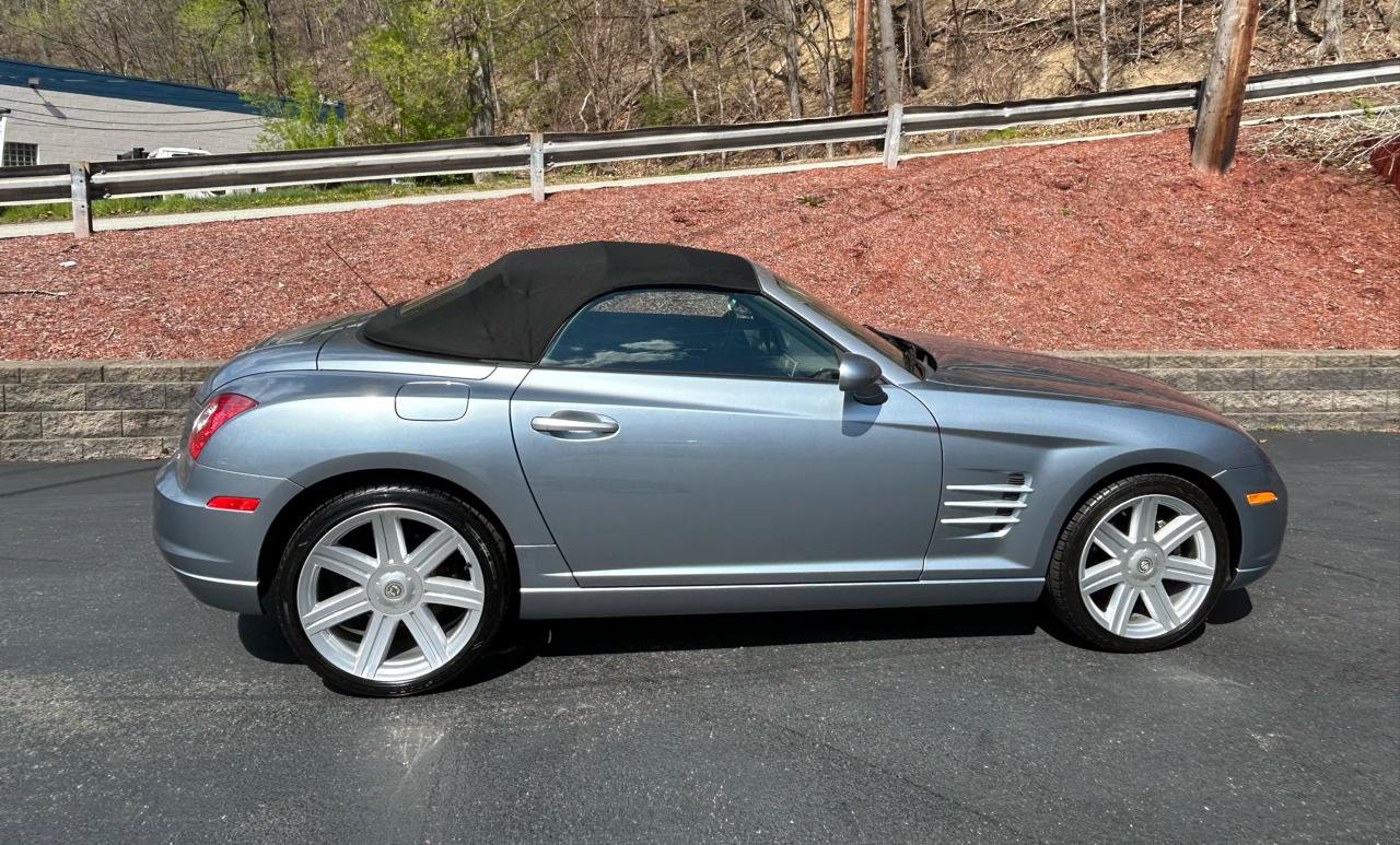 Used 2005 Chrysler Crossfire Limited image 12