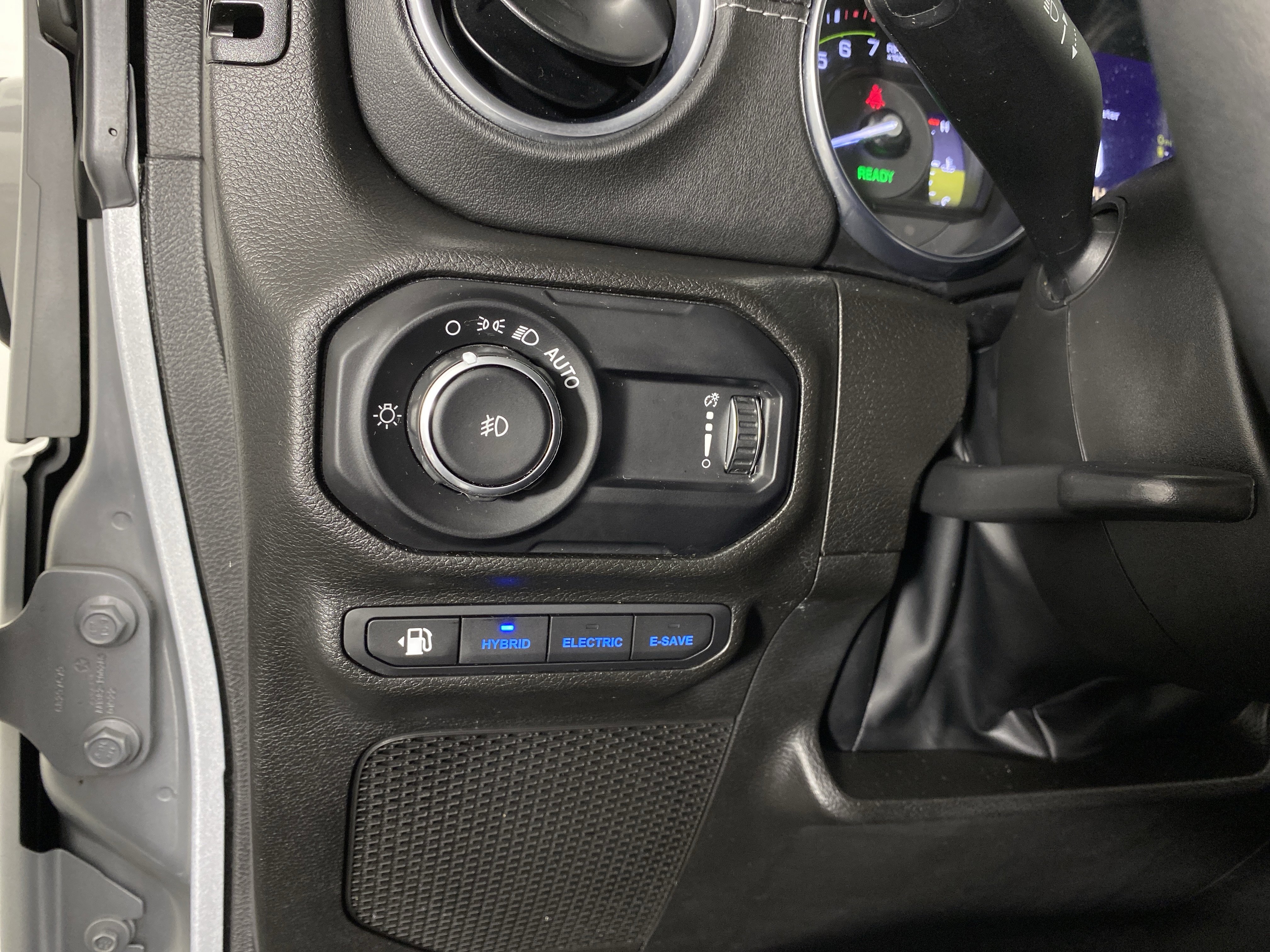 Used 2023 Jeep Wrangler Sahara w/ Cold Weather Group image 27