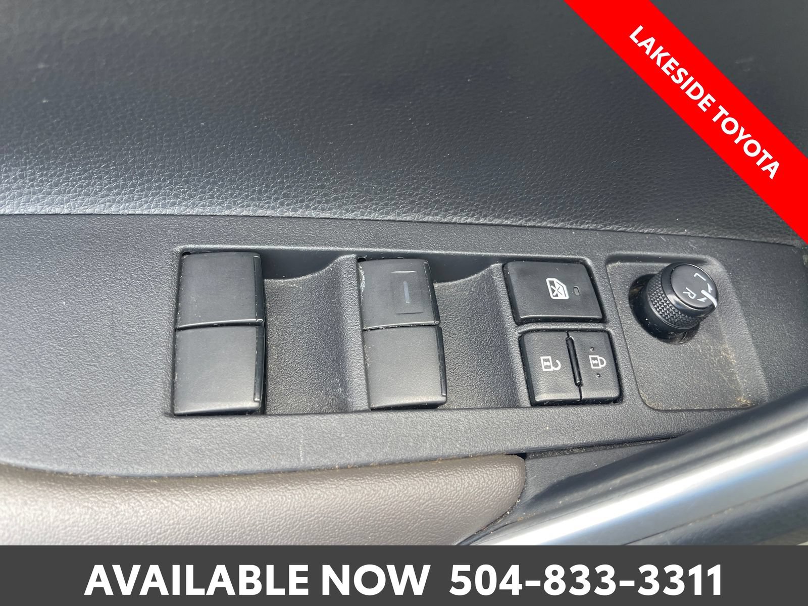 Used 2023 Toyota Corolla Cross XLE w/ Convenience Package AWD/4WD image 25