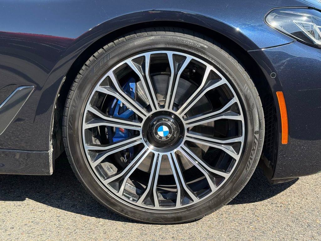 Used 2022 BMW M550i xDrive w/ Premium Package image 15
