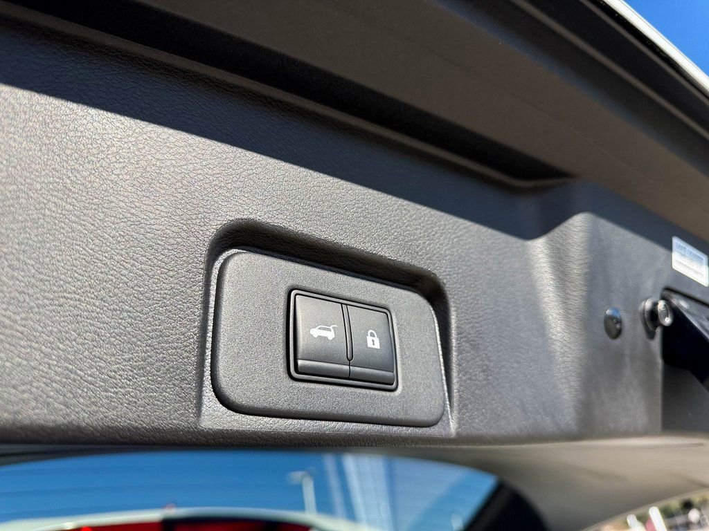 Used 2025 Nissan Rogue SV w/ Rock Creek Premium Package image 18