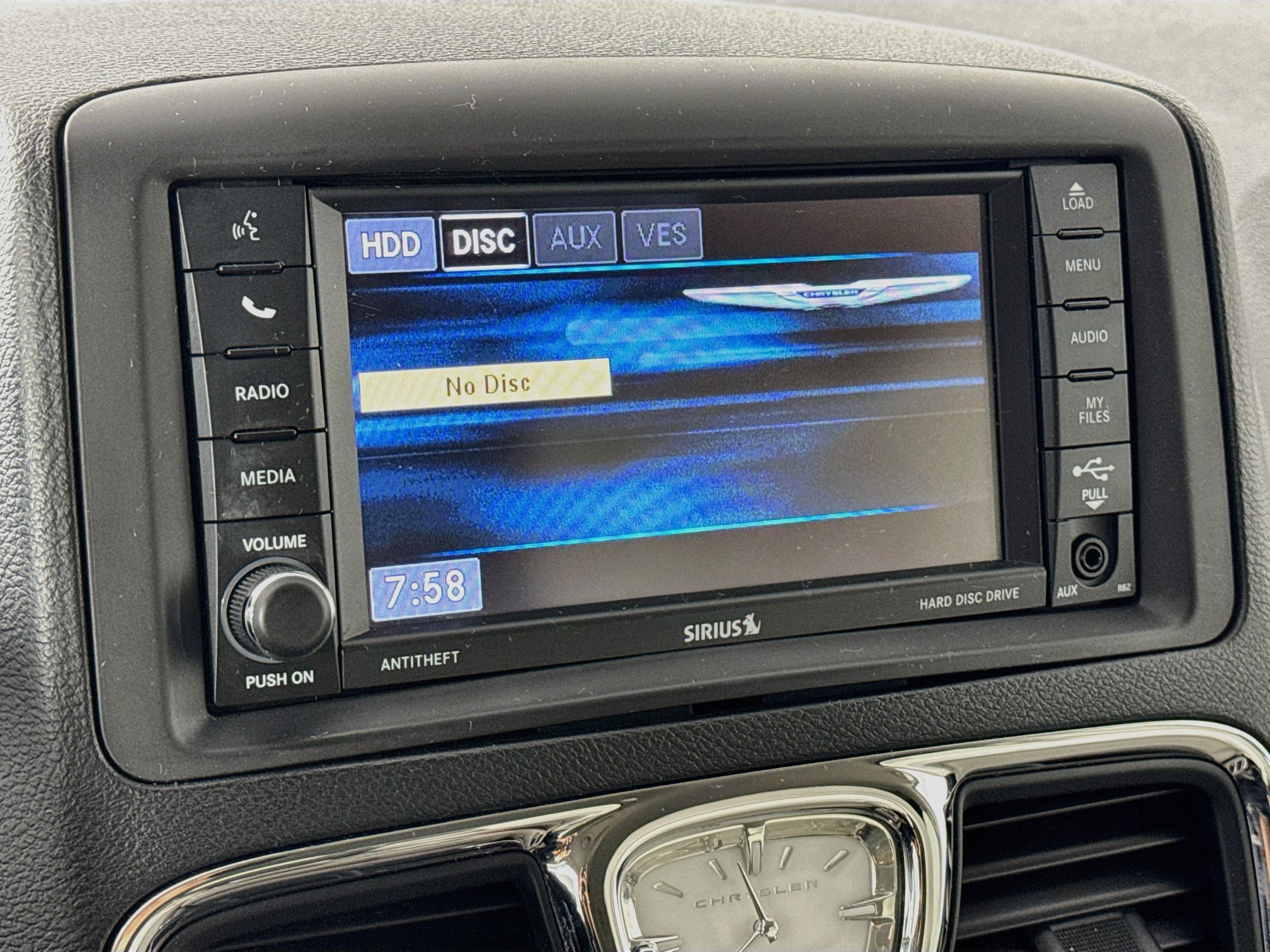 Used 2013 Chrysler Town & Country Touring FWD image 14