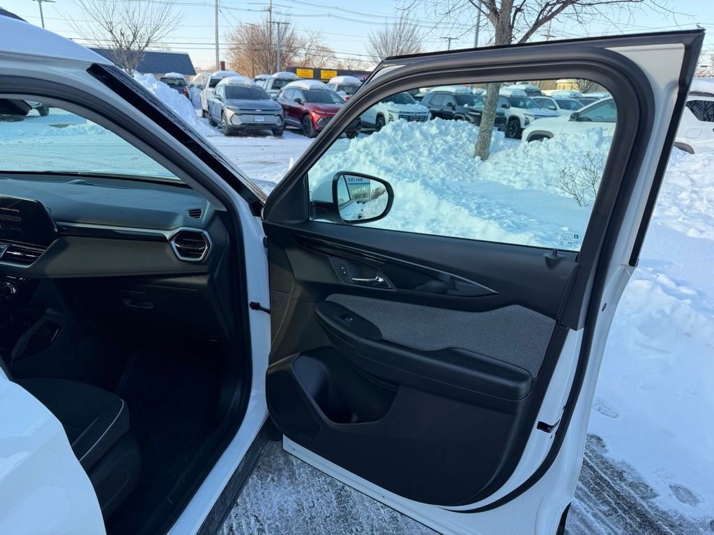 Used 2026 Chevrolet TrailBlazer LT w/ LT Cold Weather Package image 21