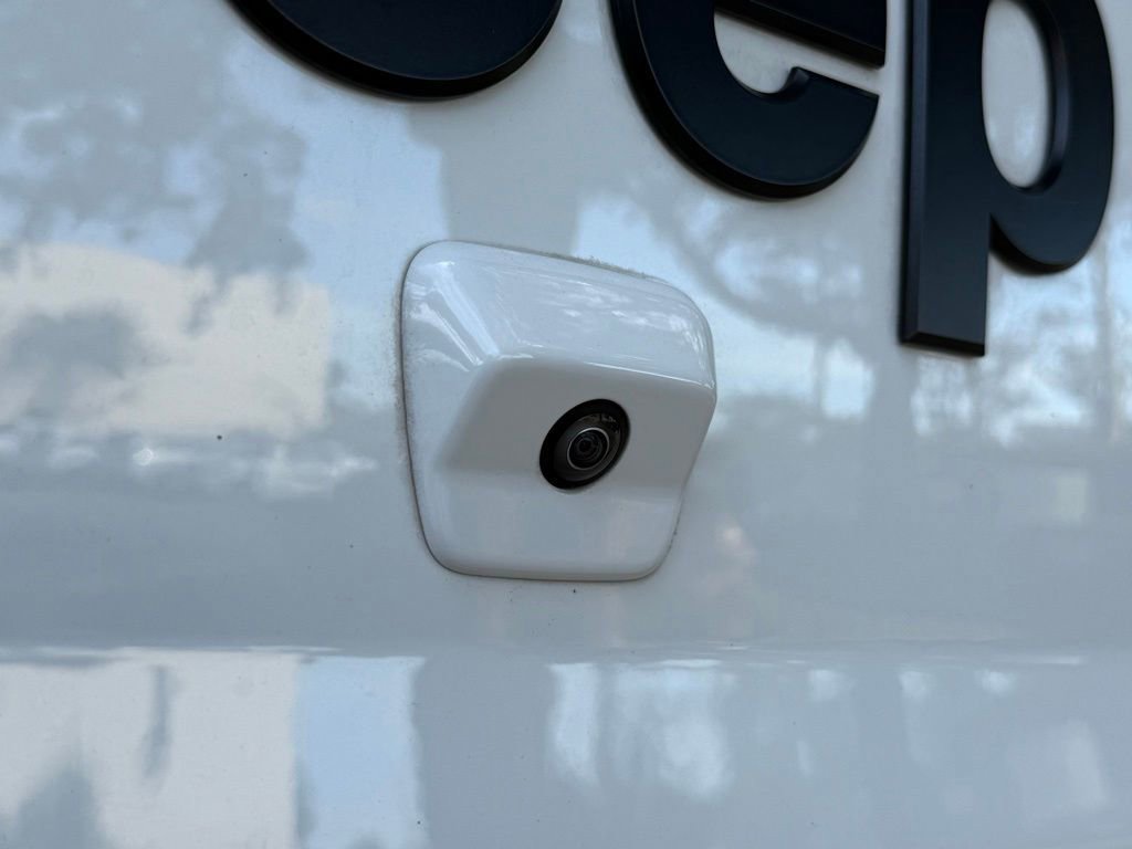 Certified 2024 Jeep Gladiator Sport image 32