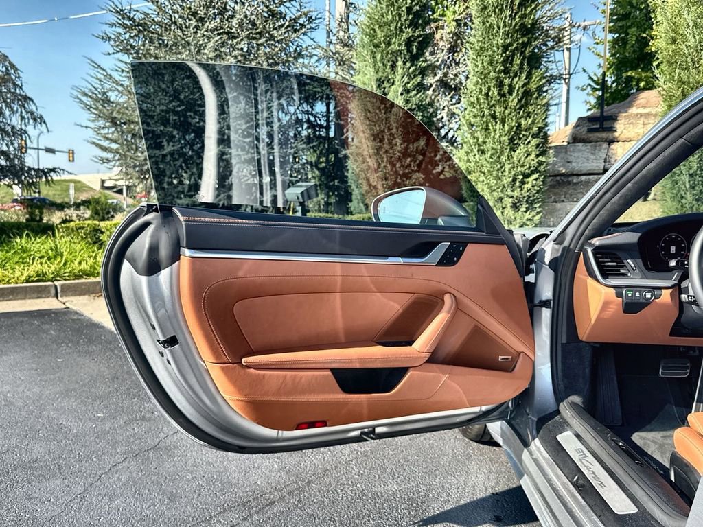 Used 2025 Porsche 911 Carrera image 15