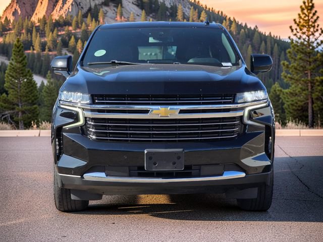 Used 2024 Chevrolet Suburban LT RWD image 3