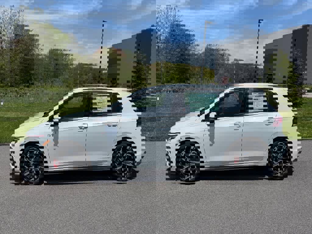 New 2025 Volkswagen GTI SE image 4