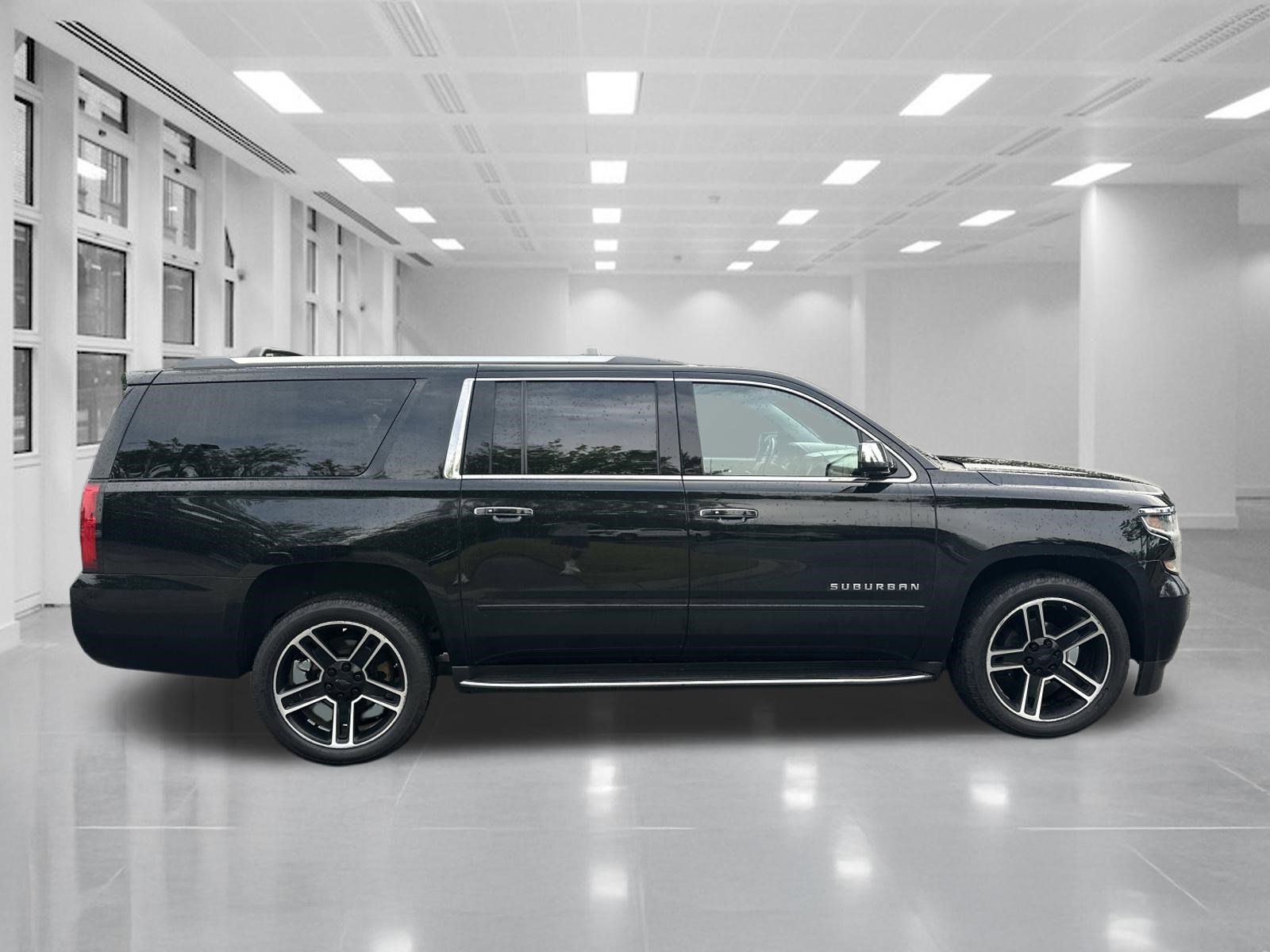 Used 2020 Chevrolet Suburban Premier AWD/4WD image 4