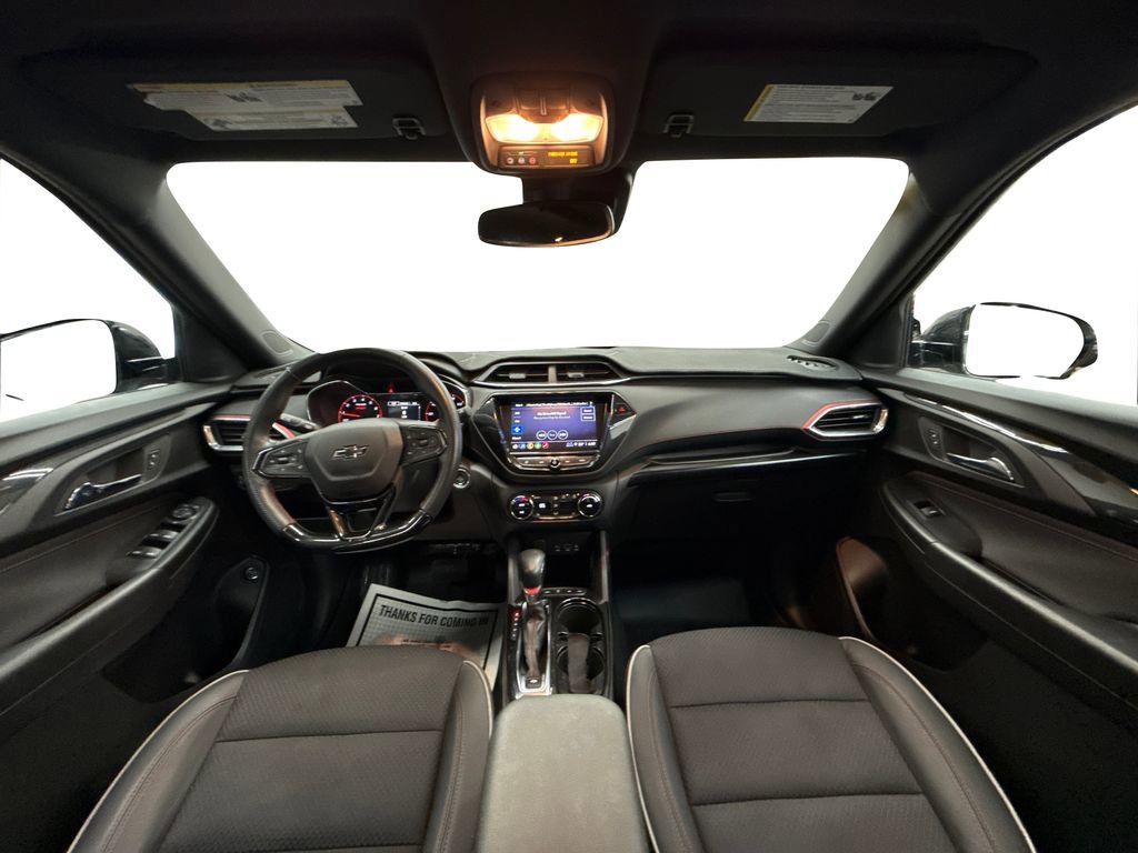Used 2023 Chevrolet TrailBlazer RS w/ Sun and Liftgate Package image 18