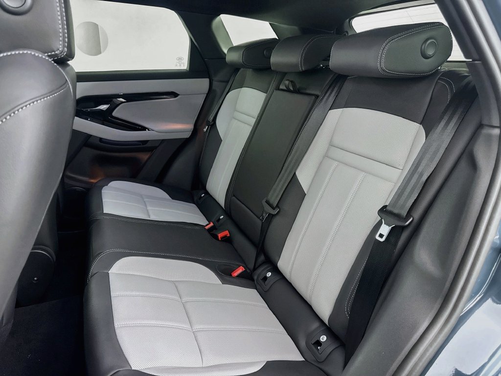 New 2026 Land Rover Range Rover Evoque Hoxton AWD/4WD image 25