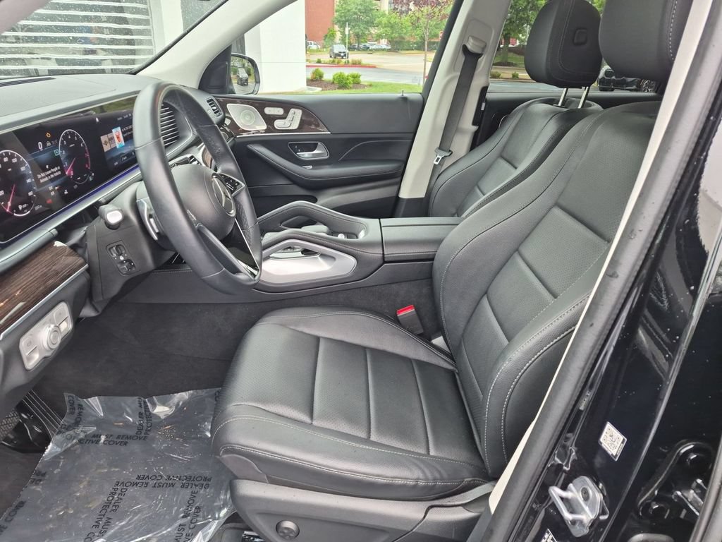 Used 2024 Mercedes-Benz GLS 450 4MATIC image 9
