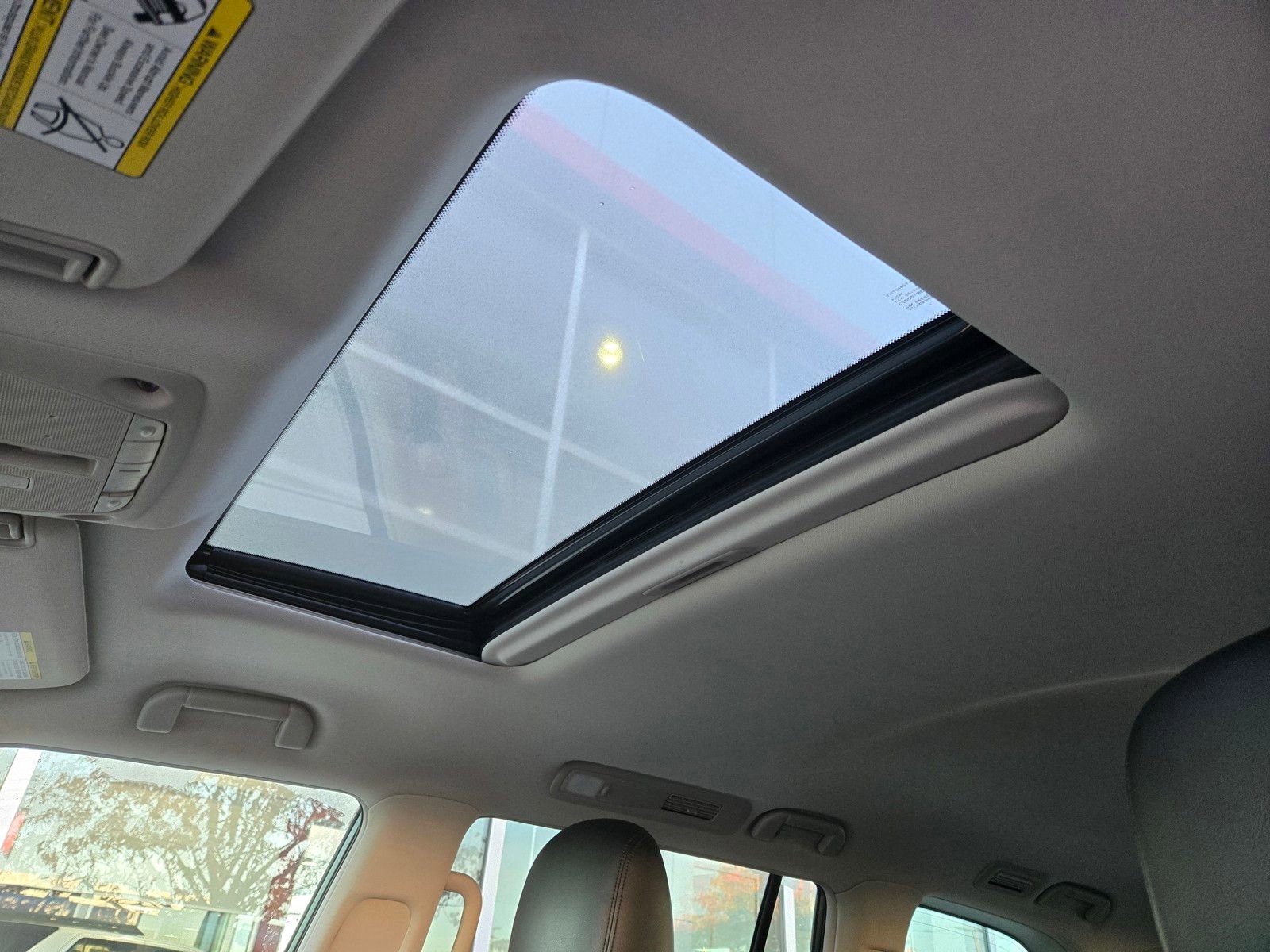 Used 2023 Nissan Armada SL w/ Captain's Chairs Package image 19