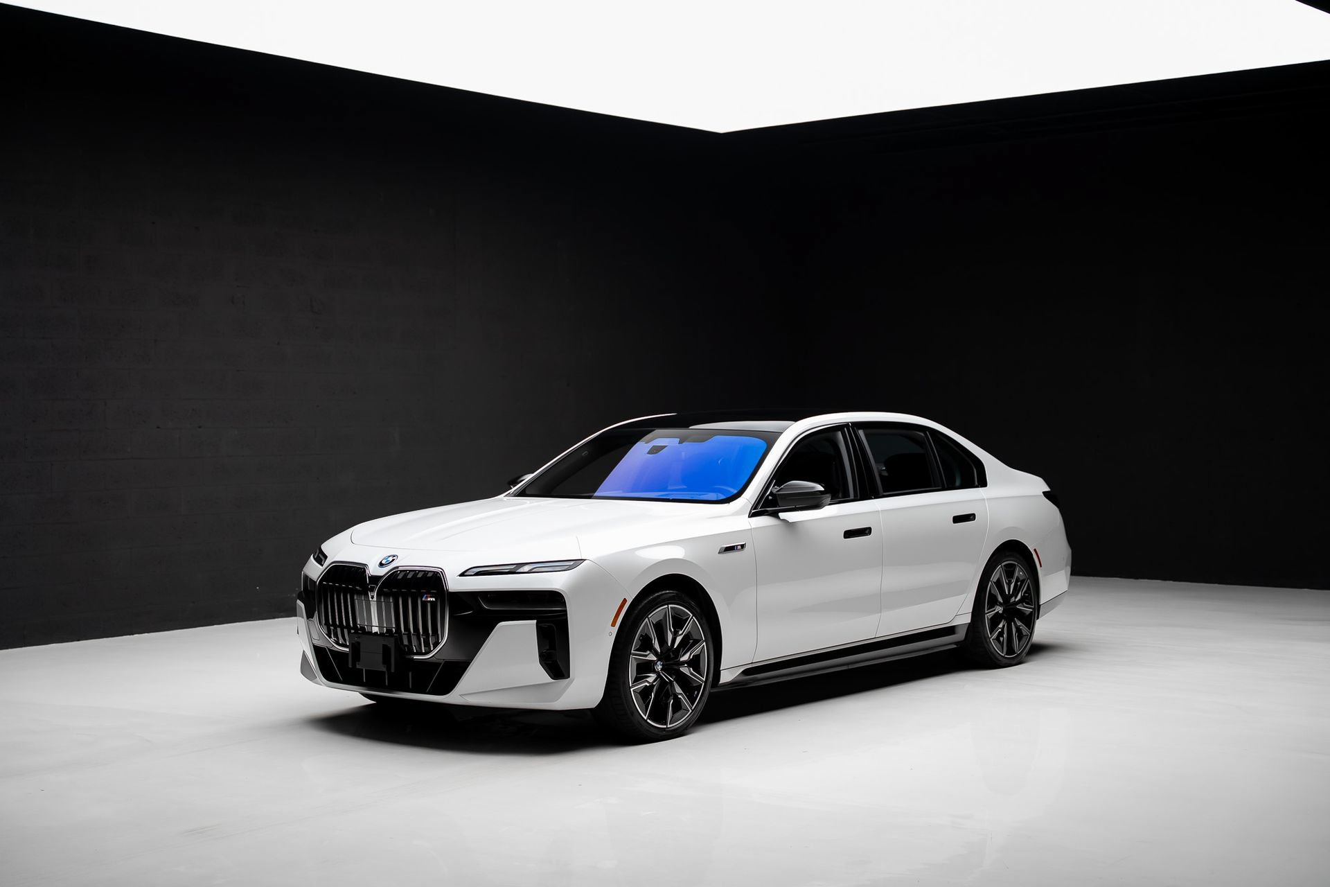 Used 2024 BMW i7 M70 AWD/4WD image 4