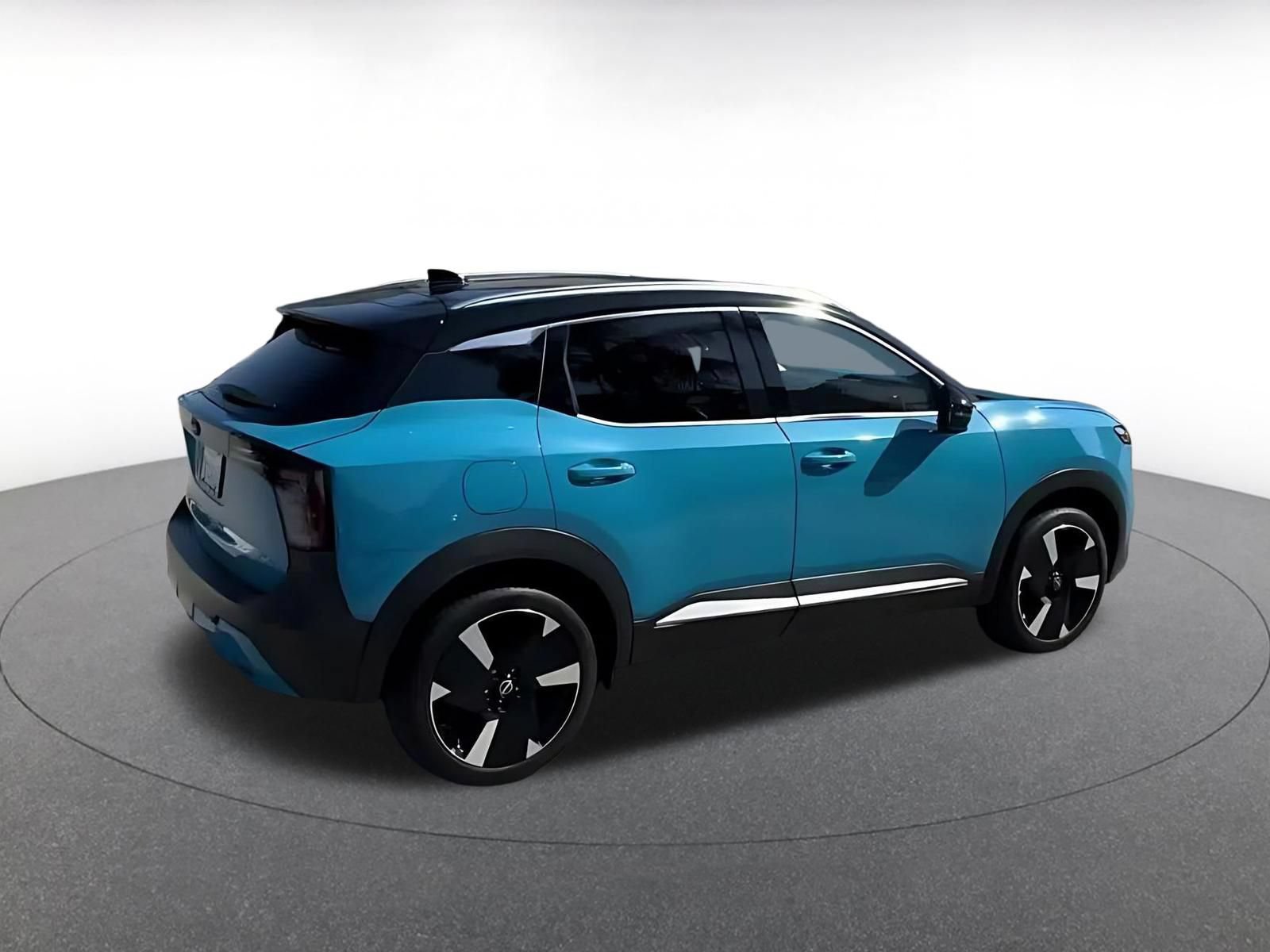 Used 2026 Nissan Kicks SR FWD image 14