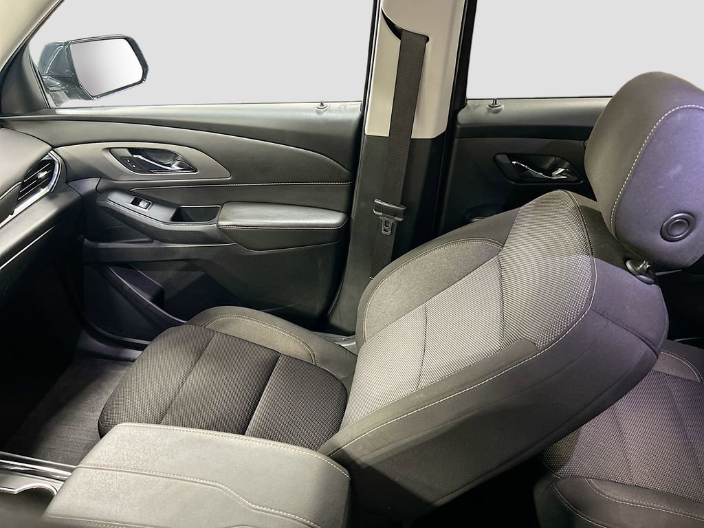 Used 2020 Chevrolet Traverse LT image 22