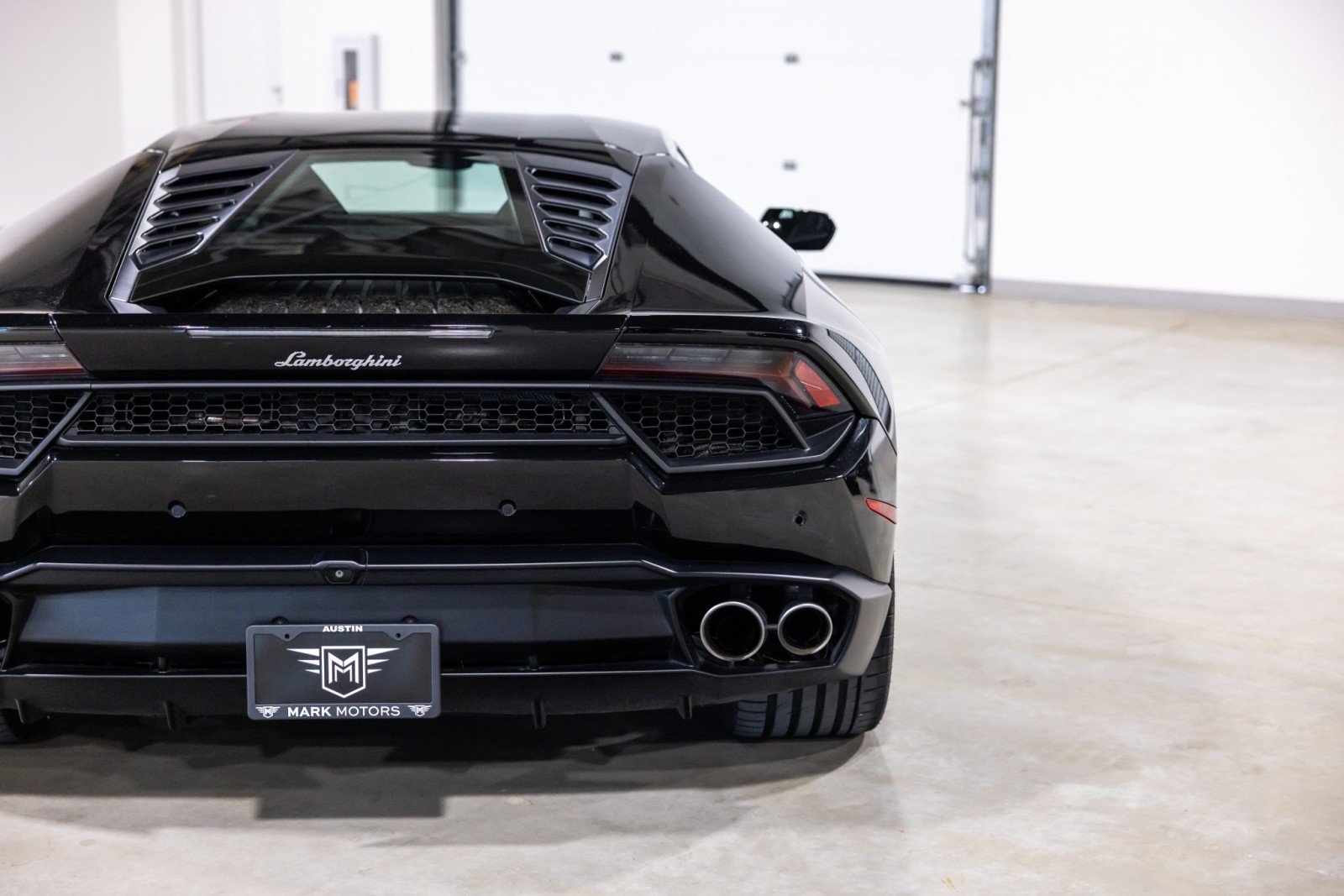 Used 2017 Lamborghini Huracan LP 580-2 RWD image 13