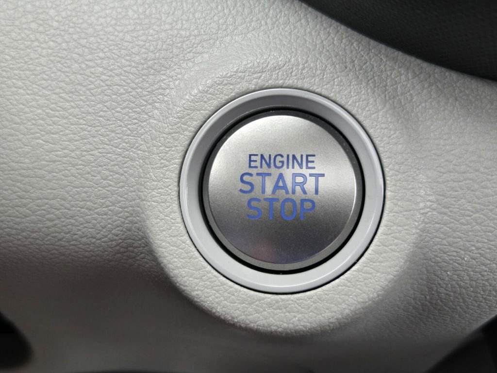 Certified 2024 Hyundai Venue SEL FWD image 22