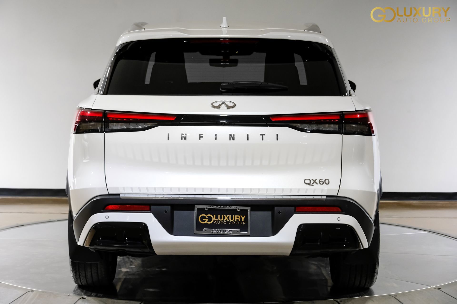 Used 2023 INFINITI QX60 Luxe w/ Vision Package image 11