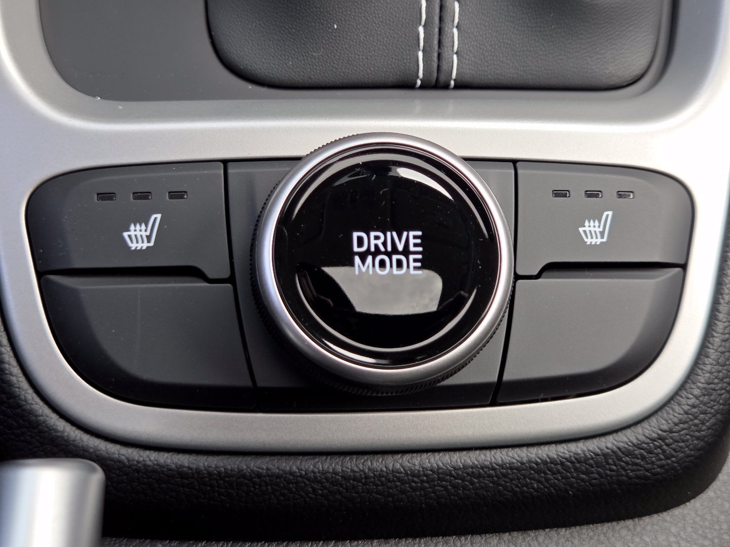 New 2026 Hyundai Venue SEL FWD image 37