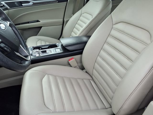 Used 2020 Ford Fusion SEL image 3
