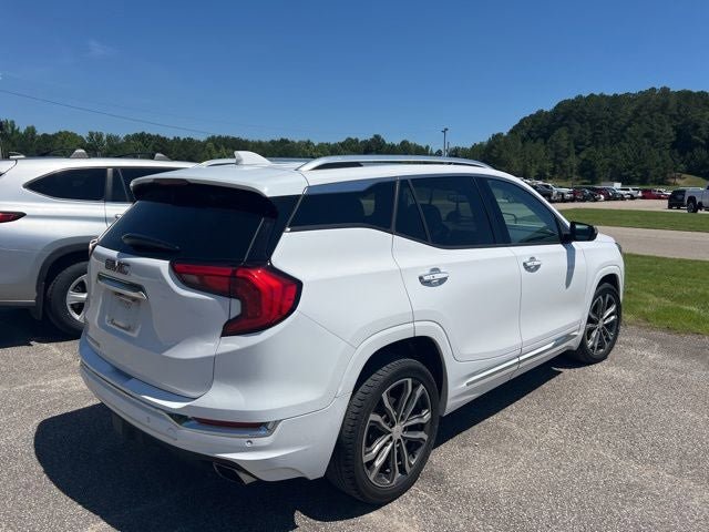 Used 2019 GMC Terrain Denali w/ Advanced Safety Package FWD image 5