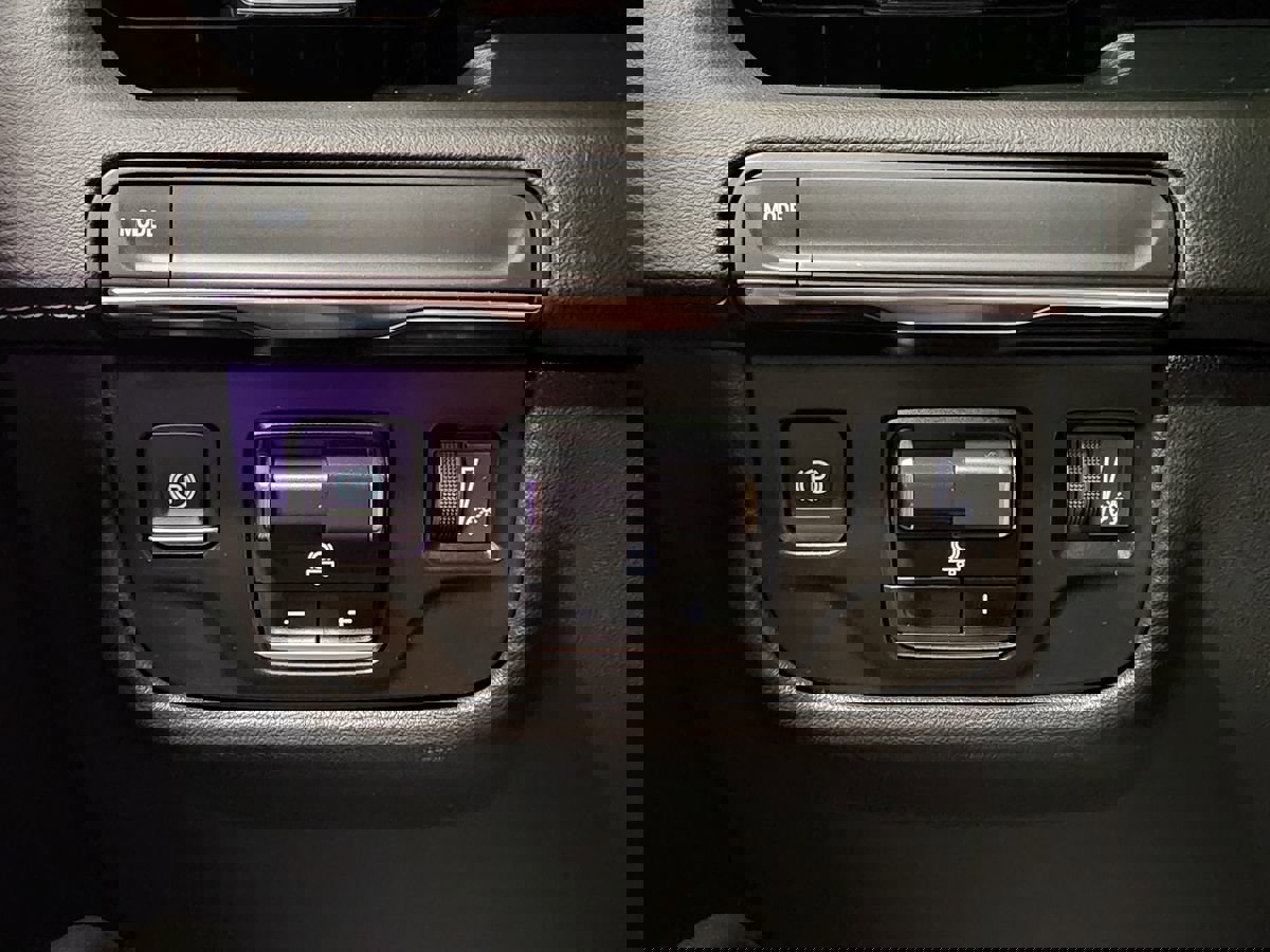 Used 2021 Cadillac Escalade ESV Sport image 46