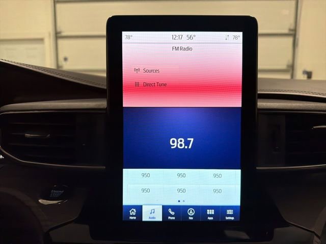 Used 2023 Ford Explorer Platinum w/ Technology Package image 27