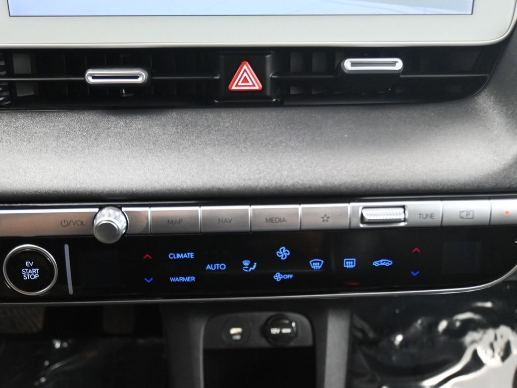Used 2024 Hyundai Ioniq 5 Limited image 19