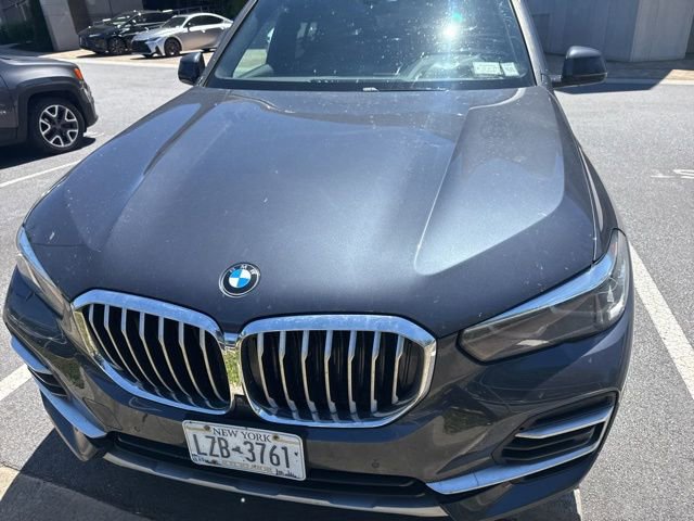 Used 2022 BMW X5 xDrive40i w/ Premium Package AWD/4WD image 2