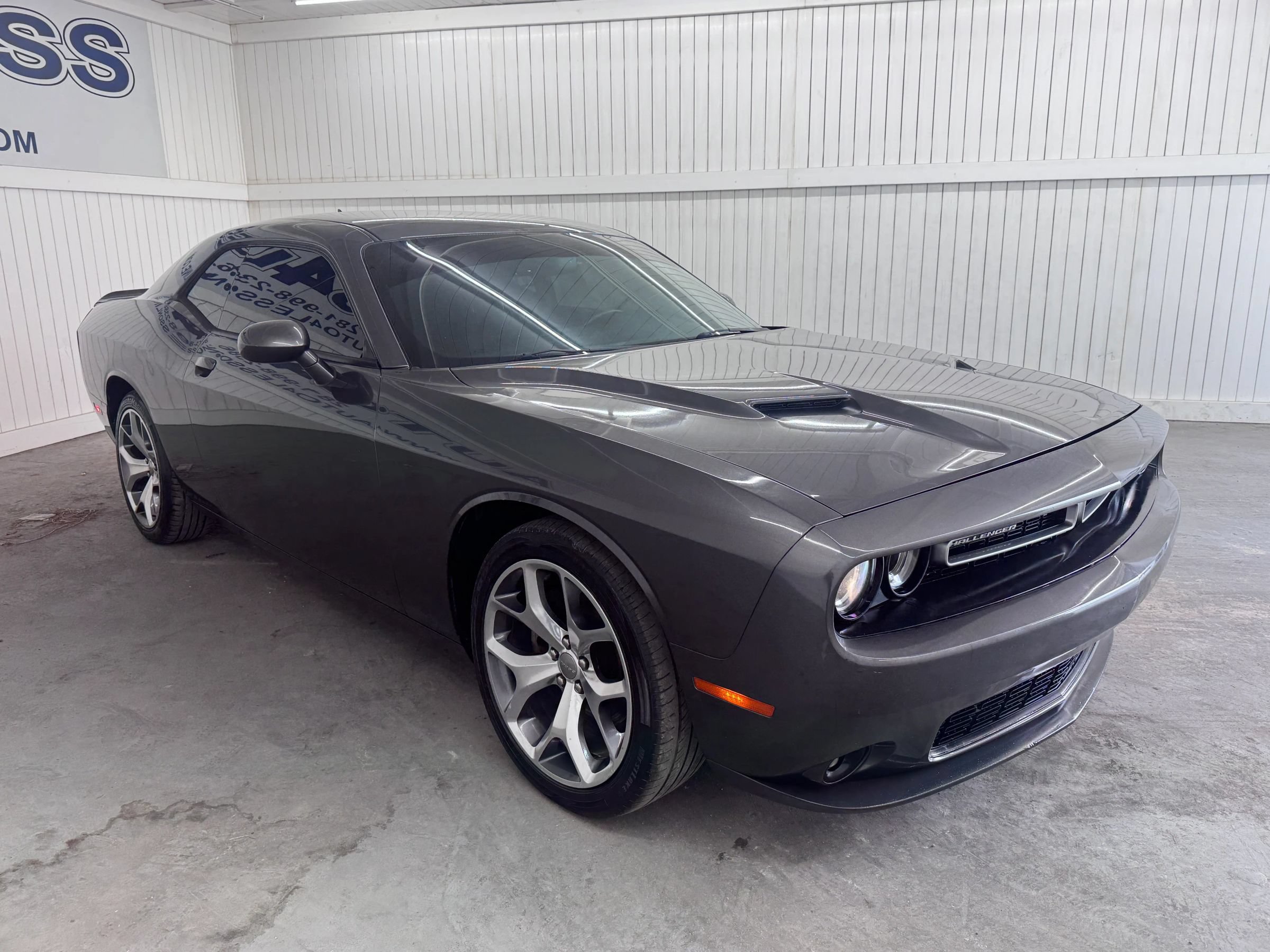 Used 2016 Dodge Challenger SXT Plus RWD image 3