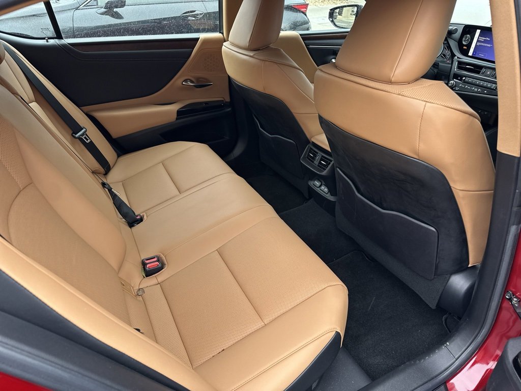 Certified 2023 Lexus ES 300h w/ Premium Package image 6