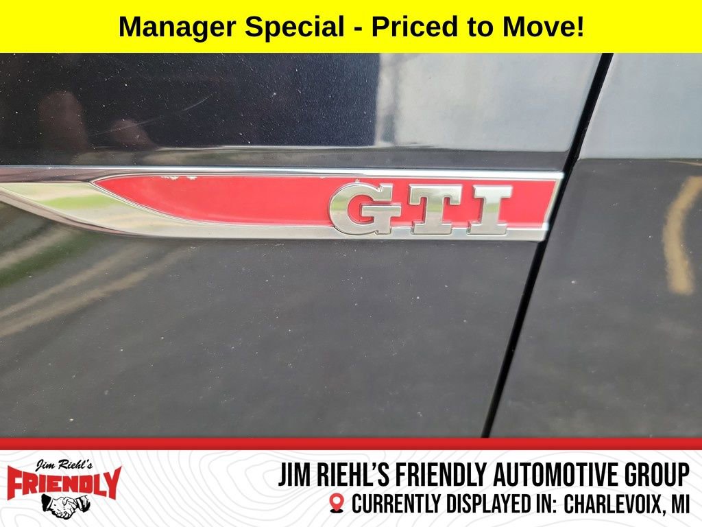 Used 2016 Volkswagen Golf S image 9