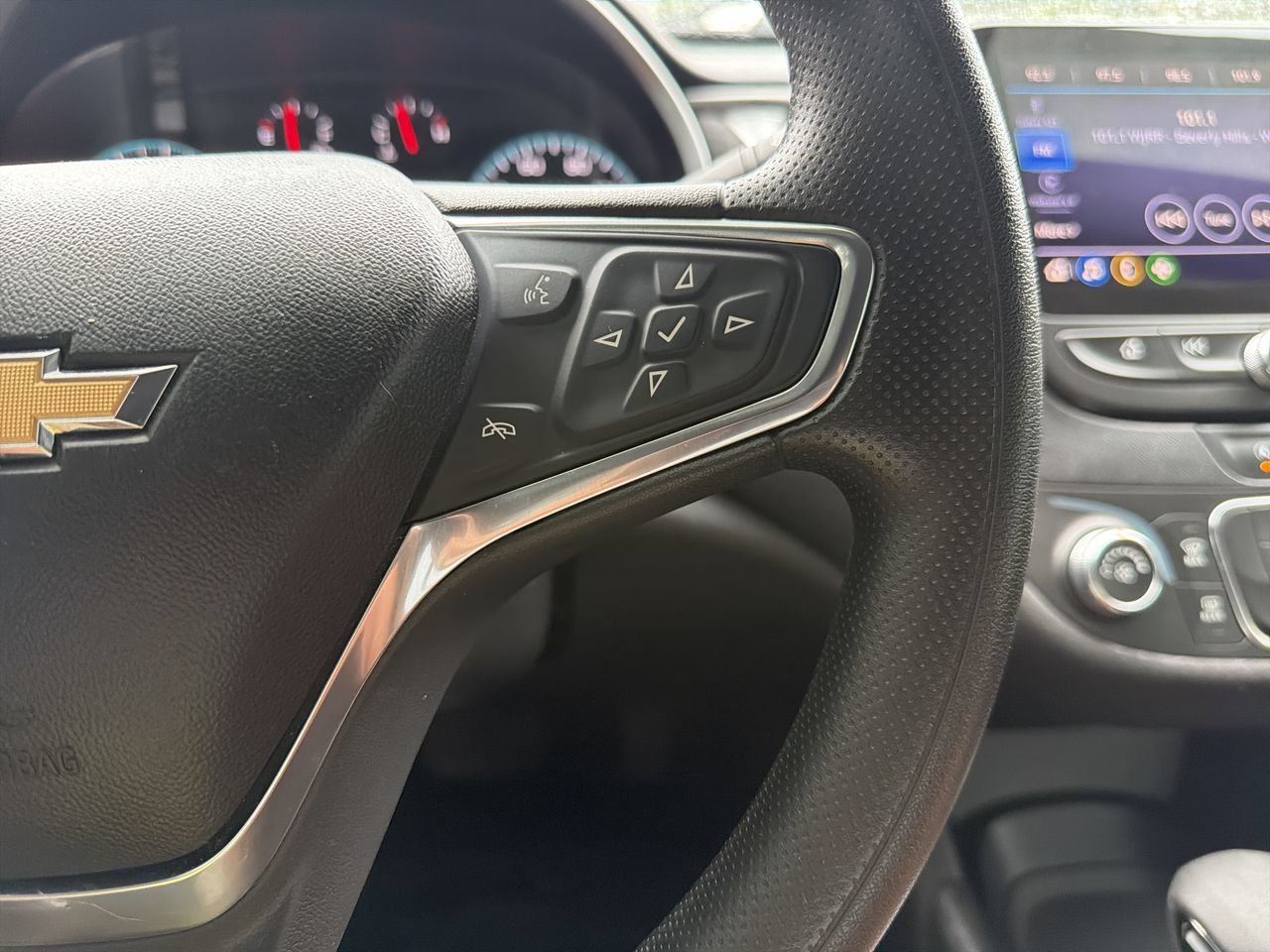 Used 2021 Chevrolet Malibu LS FWD image 26