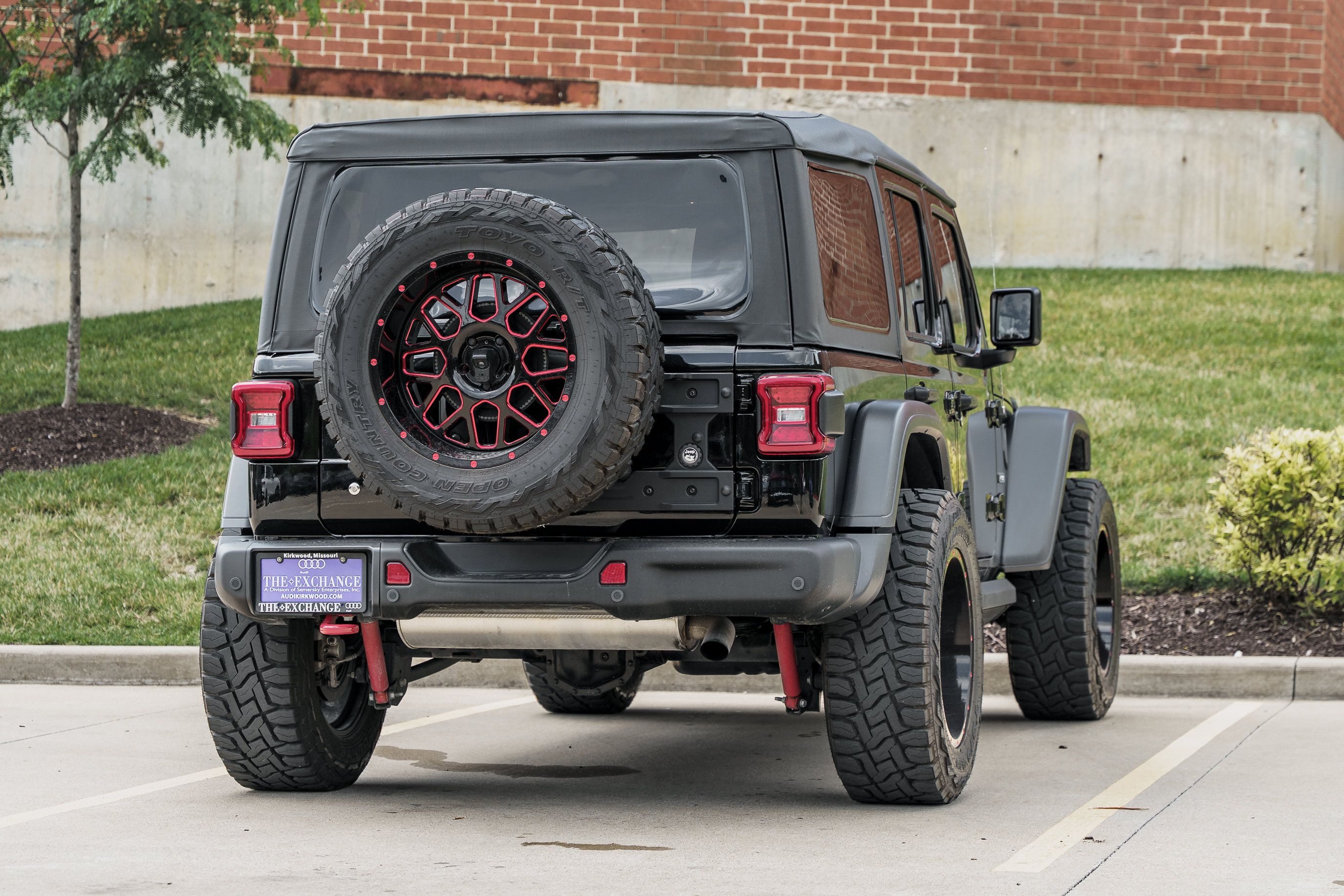 Used 2020 Jeep Wrangler Unlimited Rubicon w/ Quick Order Package 28Y Recon AWD/4WD image 4