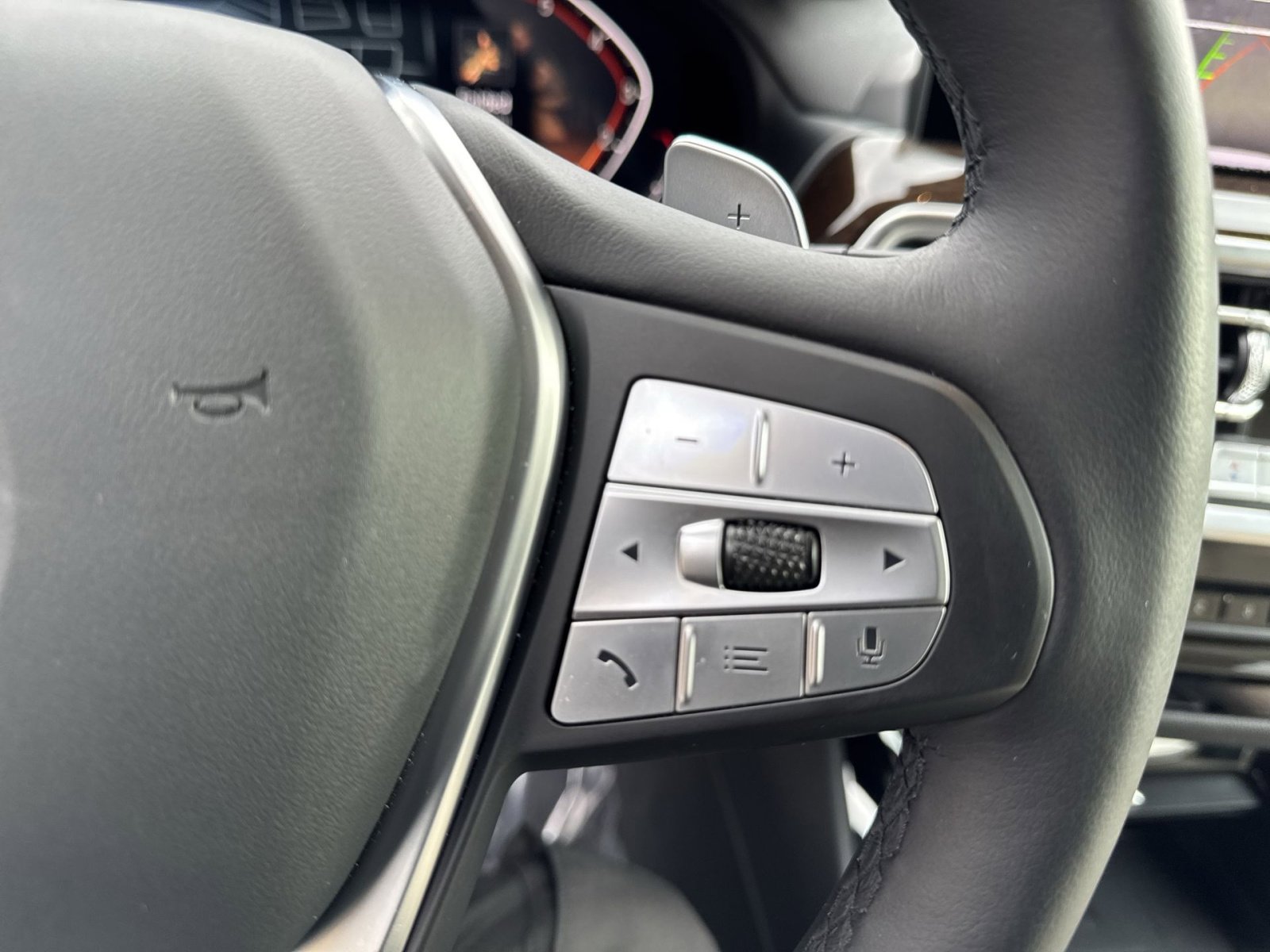 Used 2024 BMW X3 xDrive30i w/ Premium Package image 17