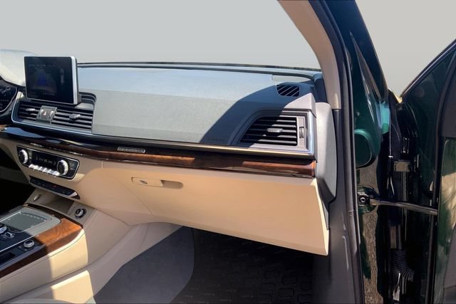 Used 2019 Audi Q5 Premium Plus w/ Premium Plus Package AWD/4WD image 16