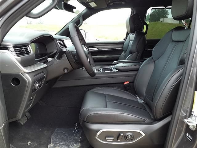 New 2023 Jeep Wagoneer Series III w/ Convenience Group I AWD/4WD image 13