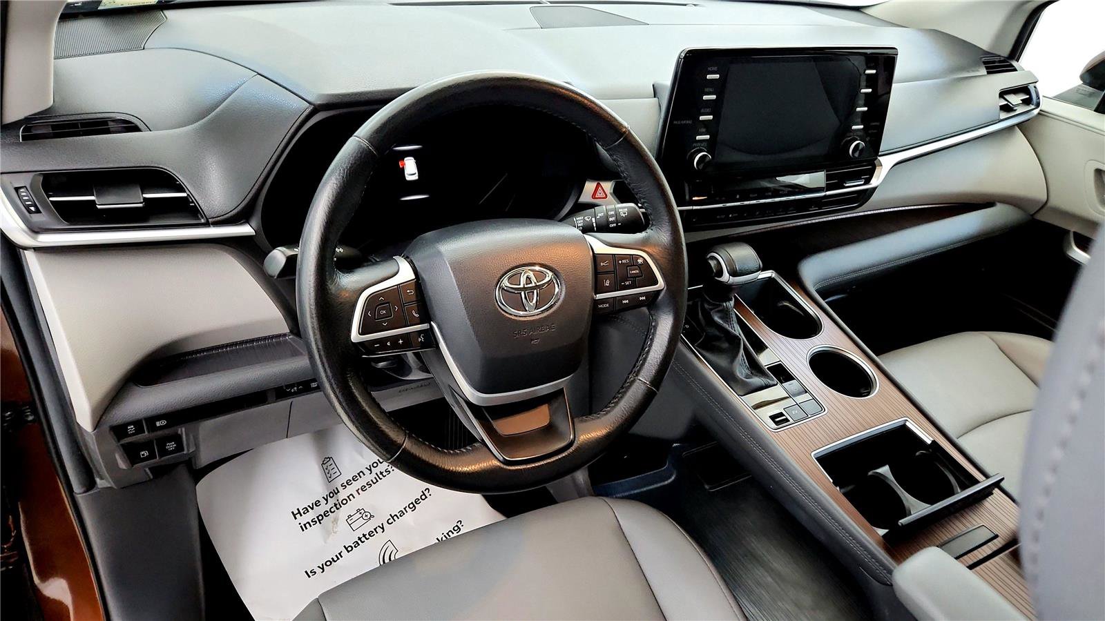 Certified 2024 Toyota Sienna XLE image 25