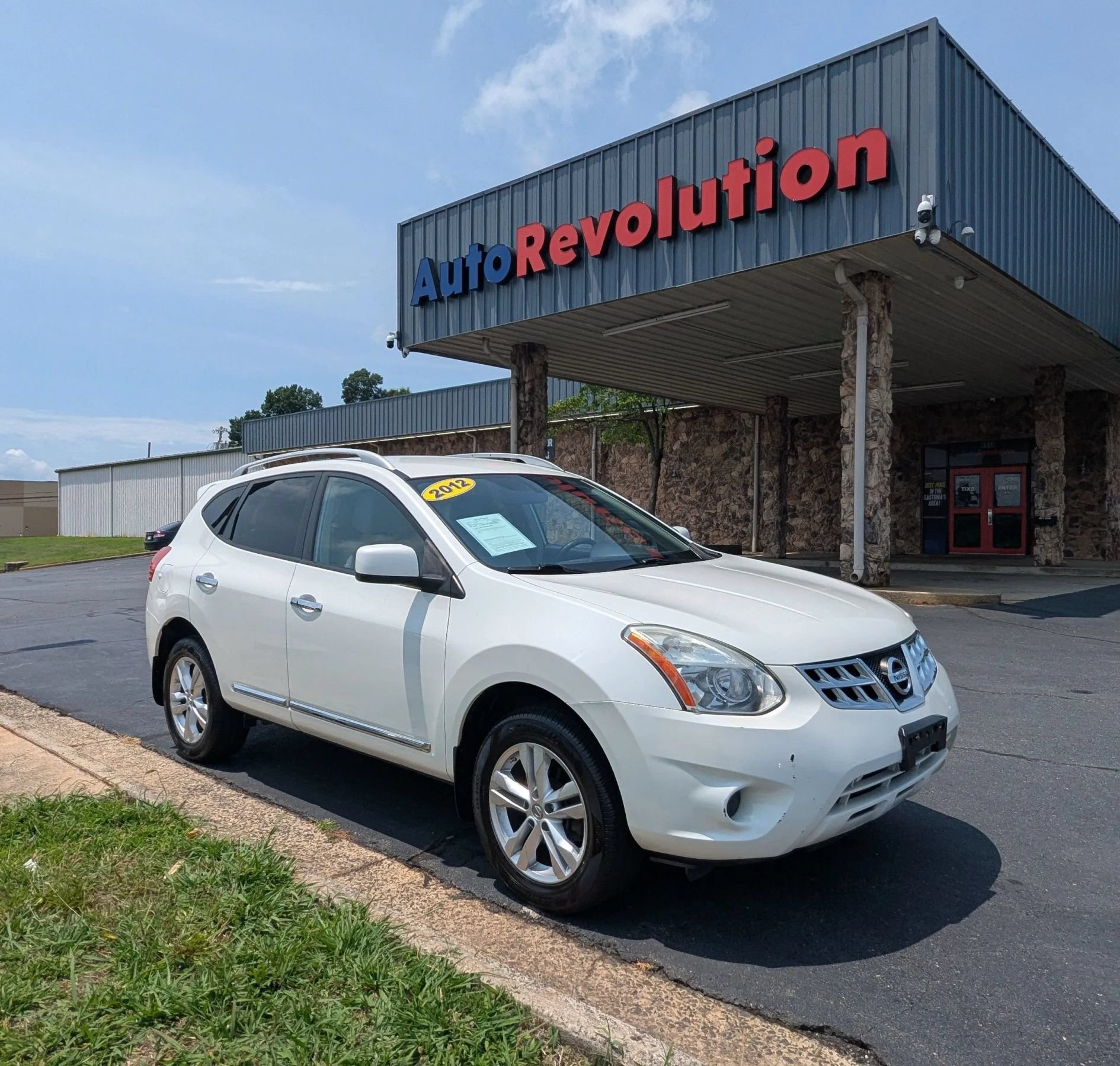 Used 2012 Nissan Rogue SV AWD/4WD image 1