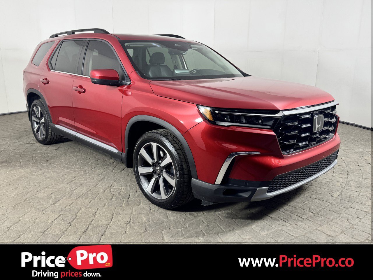 Used 2023 Honda Pilot Touring image 1