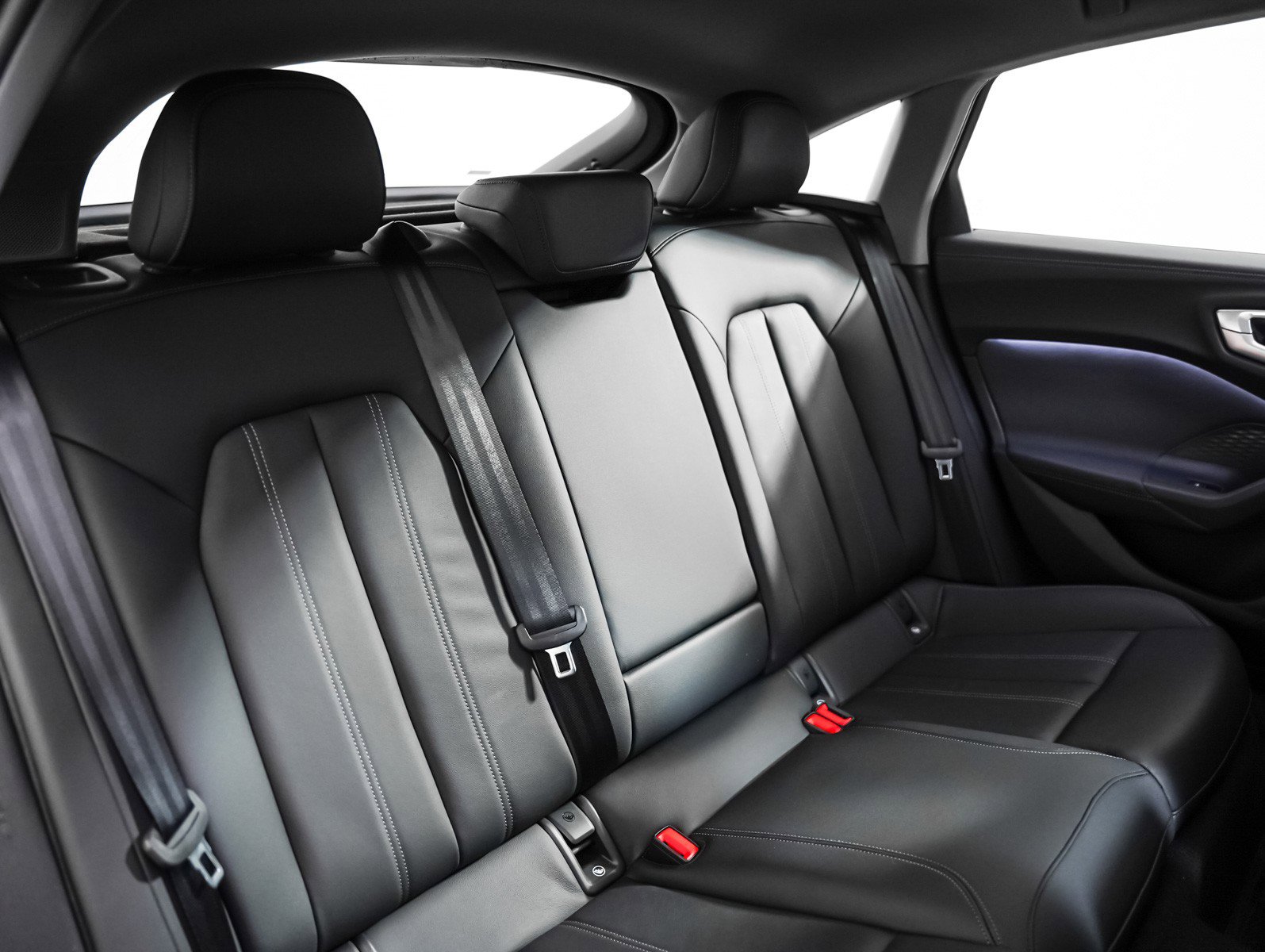 Used 2025 Audi A5 2.0T Premium w/ Convenience Package image 11