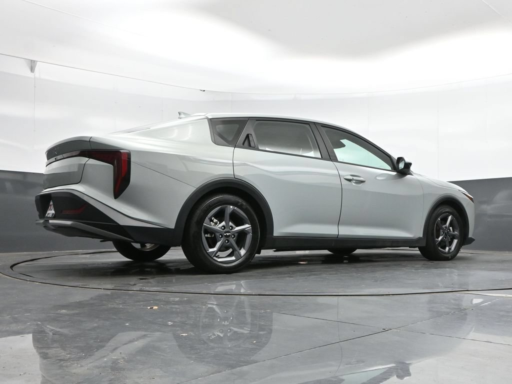 Used 2025 Kia K4 FWD image 40