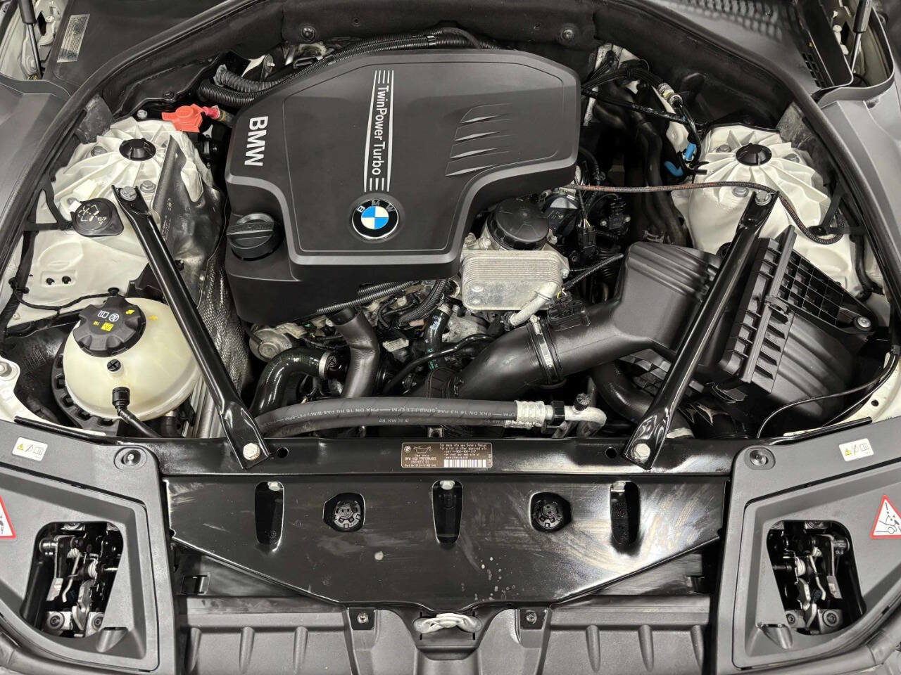 Used 2012 BMW 528i xDrive Sedan AWD/4WD image 12