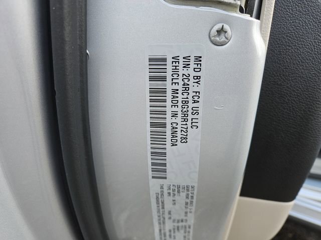 Used 2024 Chrysler Pacifica Touring-L image 30