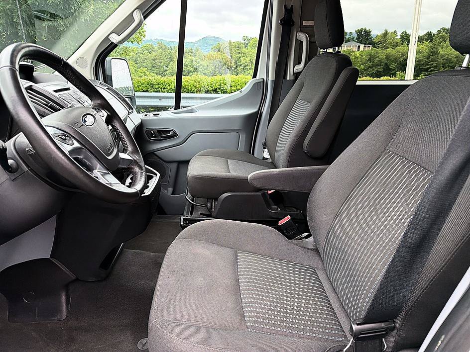 Used 2018 Ford Transit 350 XLT RWD image 11